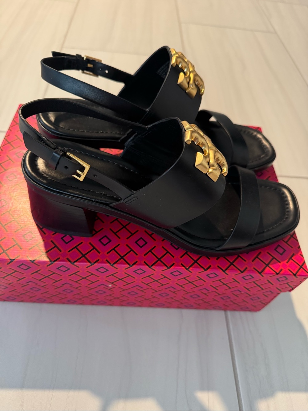 Tory Burch Black Leather Slingback Sandals with Gold Logo - Picture 4 of 6